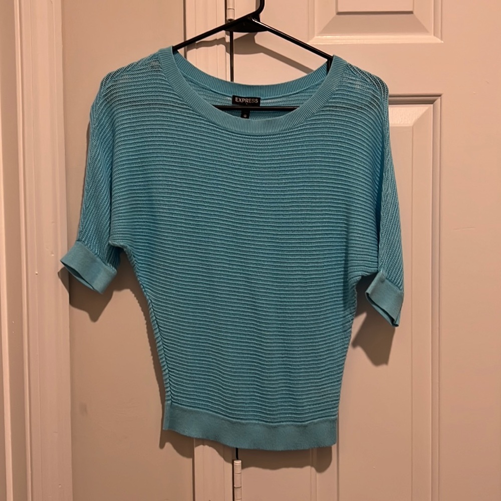 Express Pullover Shirt / Sweater